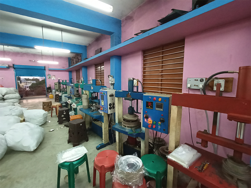 paper plate manufacturer