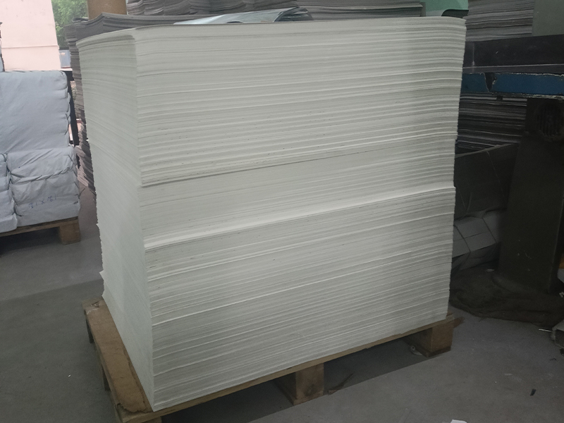 paper plate manufacturer