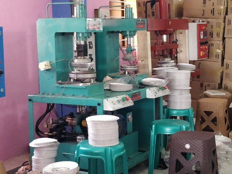 paper plate manufacturer