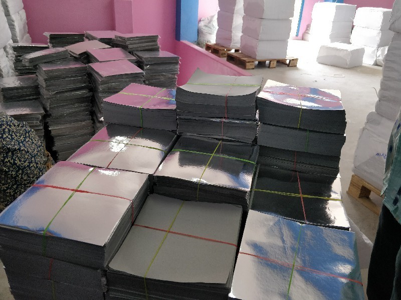 paper plate manufacturer