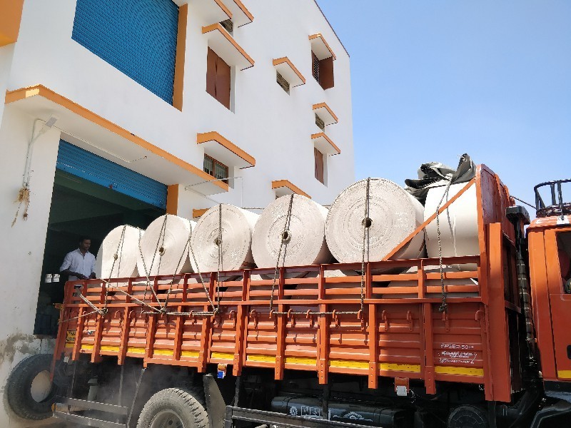 paper plate manufacturer