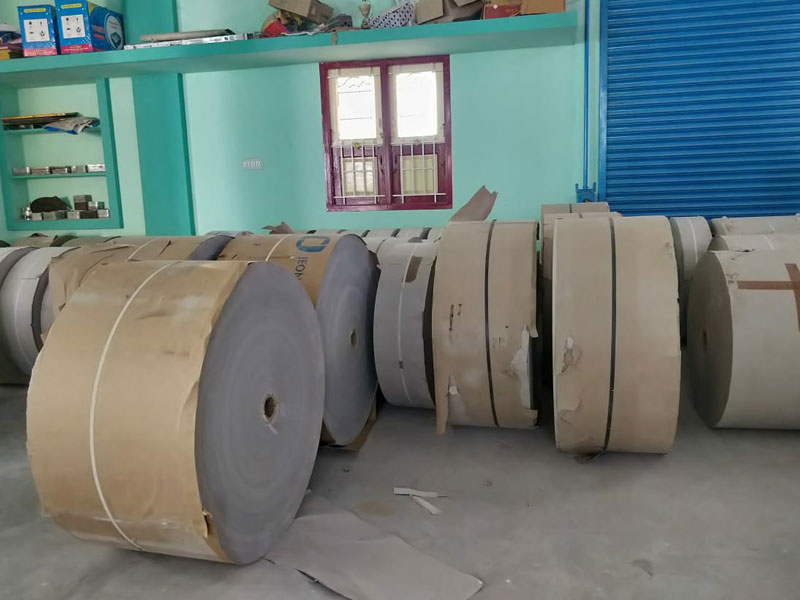 paper plate manufacturer