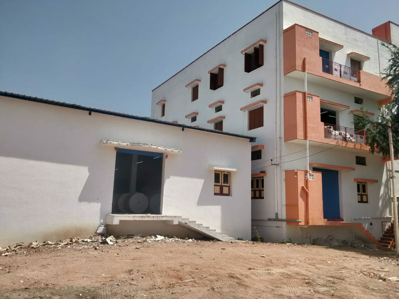 paper plate manufacturer